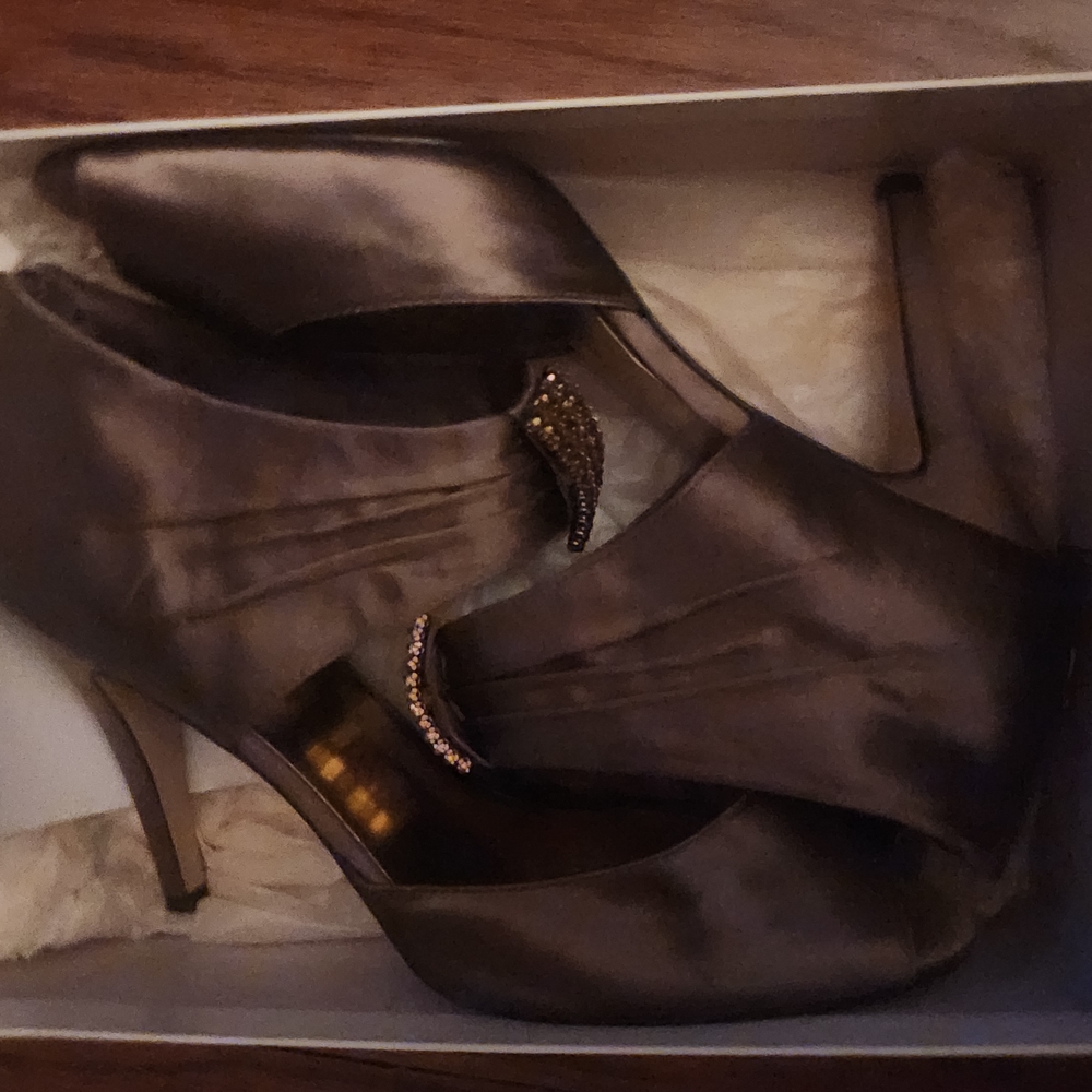 Elegant Satin Heels with Rhinestone Detail